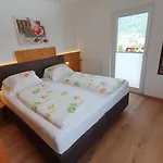 Edelhof Apartment *